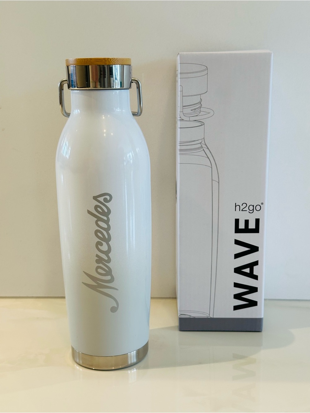 h2go Wave Mercedes 20.9 oz Stainless Steel Bottle white Ombre